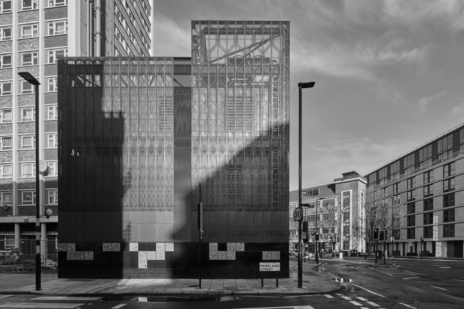 Bunhill Energy Centre utilises warm air created by machinery and trains on the London Underground for district heating.